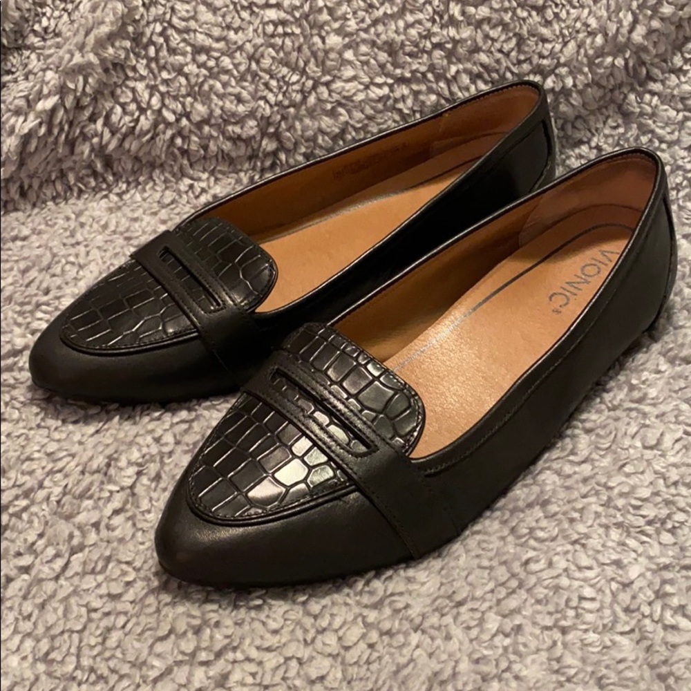 Vionic Savannah Point Toe Crocco Flats 9.5 Wide Burgundy